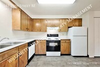 Building Photo - Spacious 2-Bedroom Upstairs Apartment with...