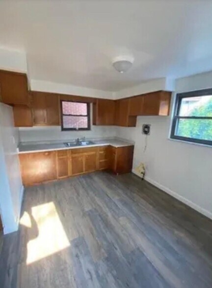 Kitchen (stove not shown) - 799 Greenfield Ave