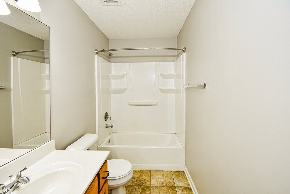 Building Photo - 9892 Southern Oak Way