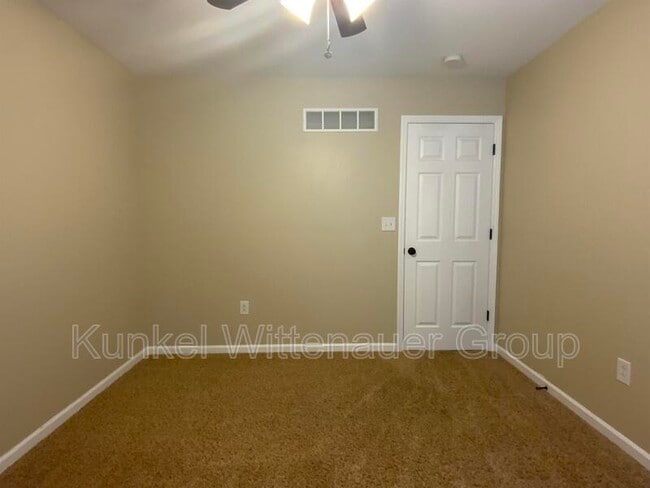Building Photo - 108 Meadowcrest Dr