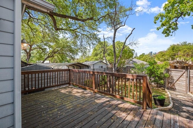 Building Photo - 1184 Navasota St