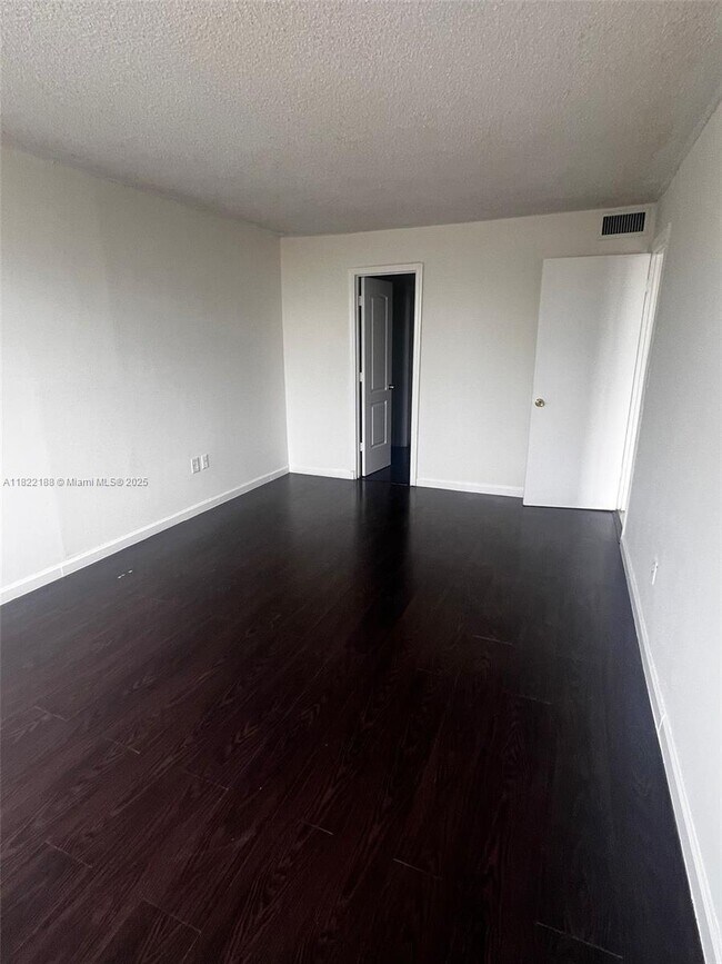 Building Photo - 498 NW 165th St