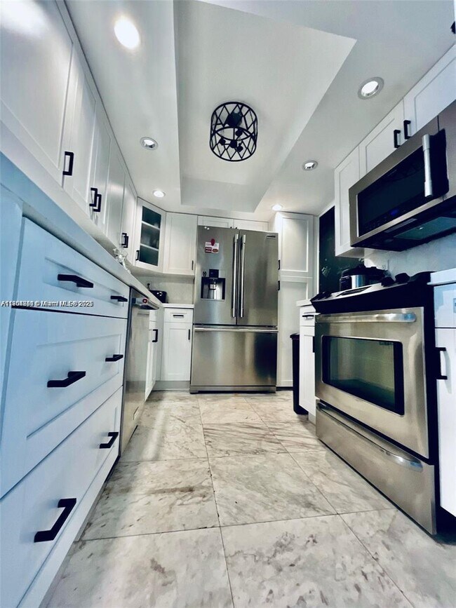 Building Photo - 20355 NE 34th Ct