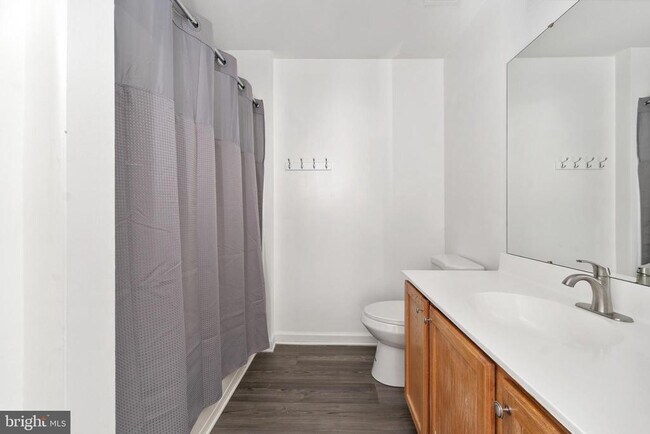 Building Photo - 7102 Finch Ln