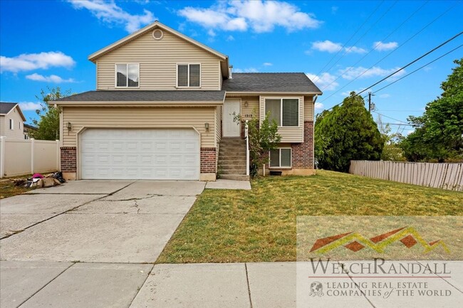 Primary Photo - Spacious Single Family Home in Ogden