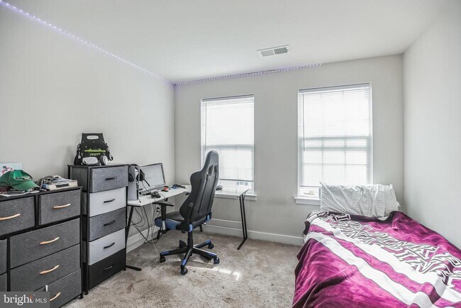 Building Photo - 28 Sparrow Cir