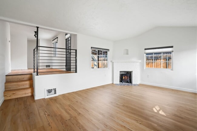 Building Photo - Updated 1930's Boise Bench Home