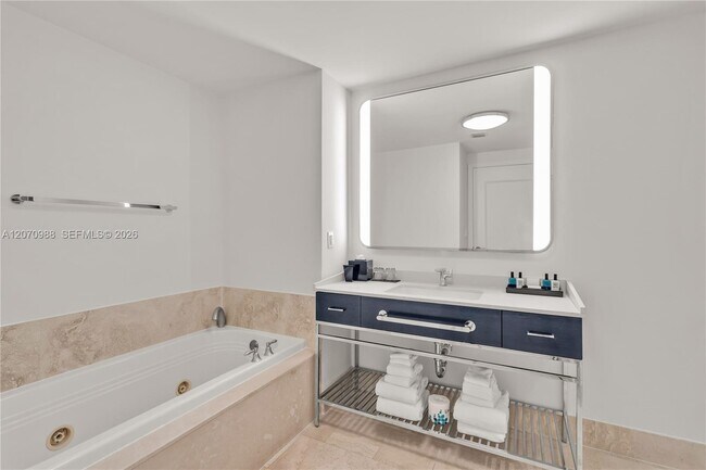 Building Photo - 4401 Collins Ave