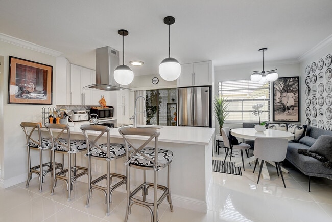 Building Photo - 274 Capri F