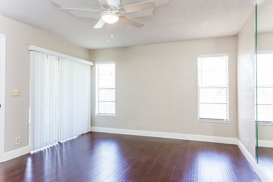 Building Photo - 1455 Thornbank Ln