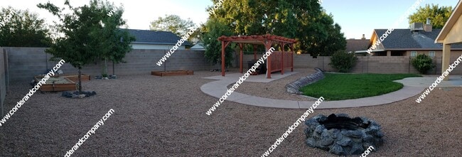 Building Photo - Beautiful 3 Bedroom, 2 Bathroom, 3 Car Gar...