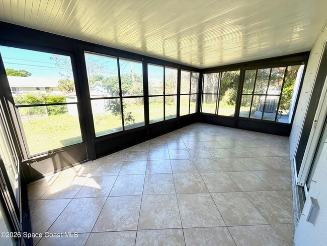 Building Photo - 160 Eureka Ave NE