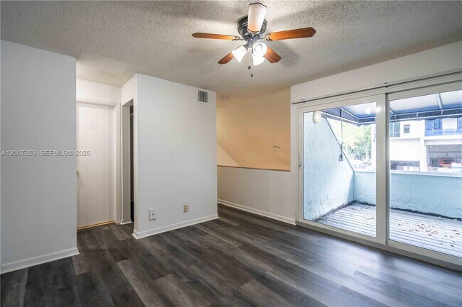 Building Photo - 600 N Rio Vista Blvd