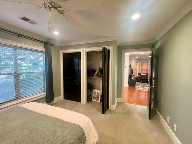 Building Photo - 900 Taylor St