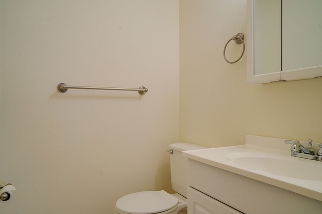 Building Photo - Federal Way Rambler