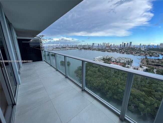 Building Photo - 16385 Biscayne Blvd