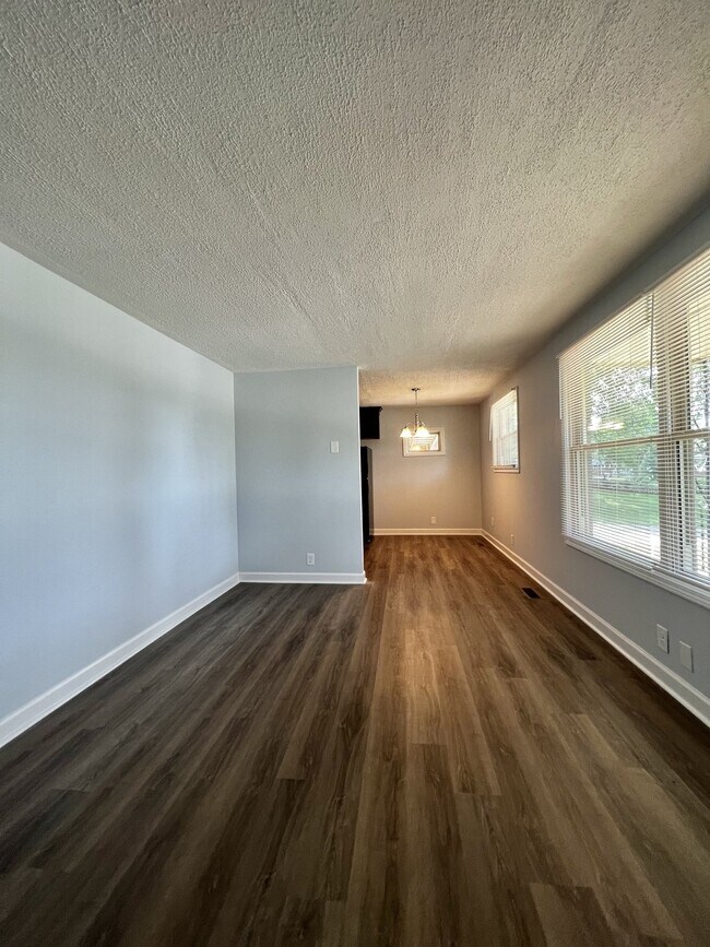 Building Photo - 206 Orleans Dr