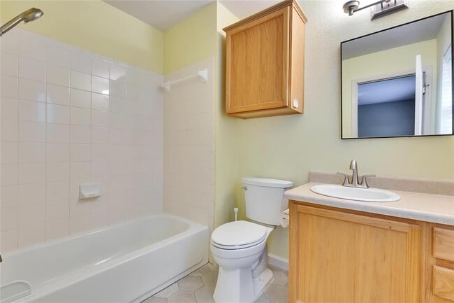 Building Photo - 2212 Melissa Oaks Ln