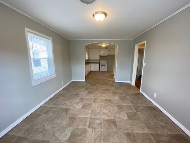 Building Photo - 3 Bed, 2 Bath Corner Lot in Tulsa!