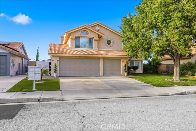 Building Photo - 4561 Grandview Dr