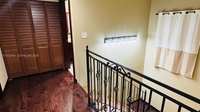 Building Photo - 1094 Redwood St