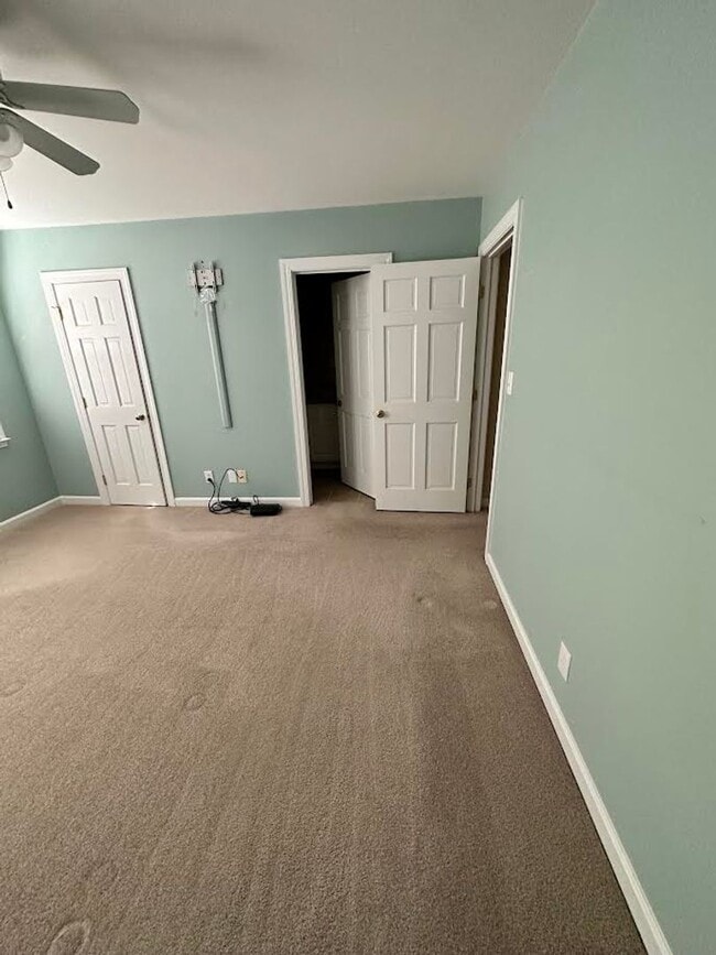 Building Photo - 305 Hanover Arms Ct