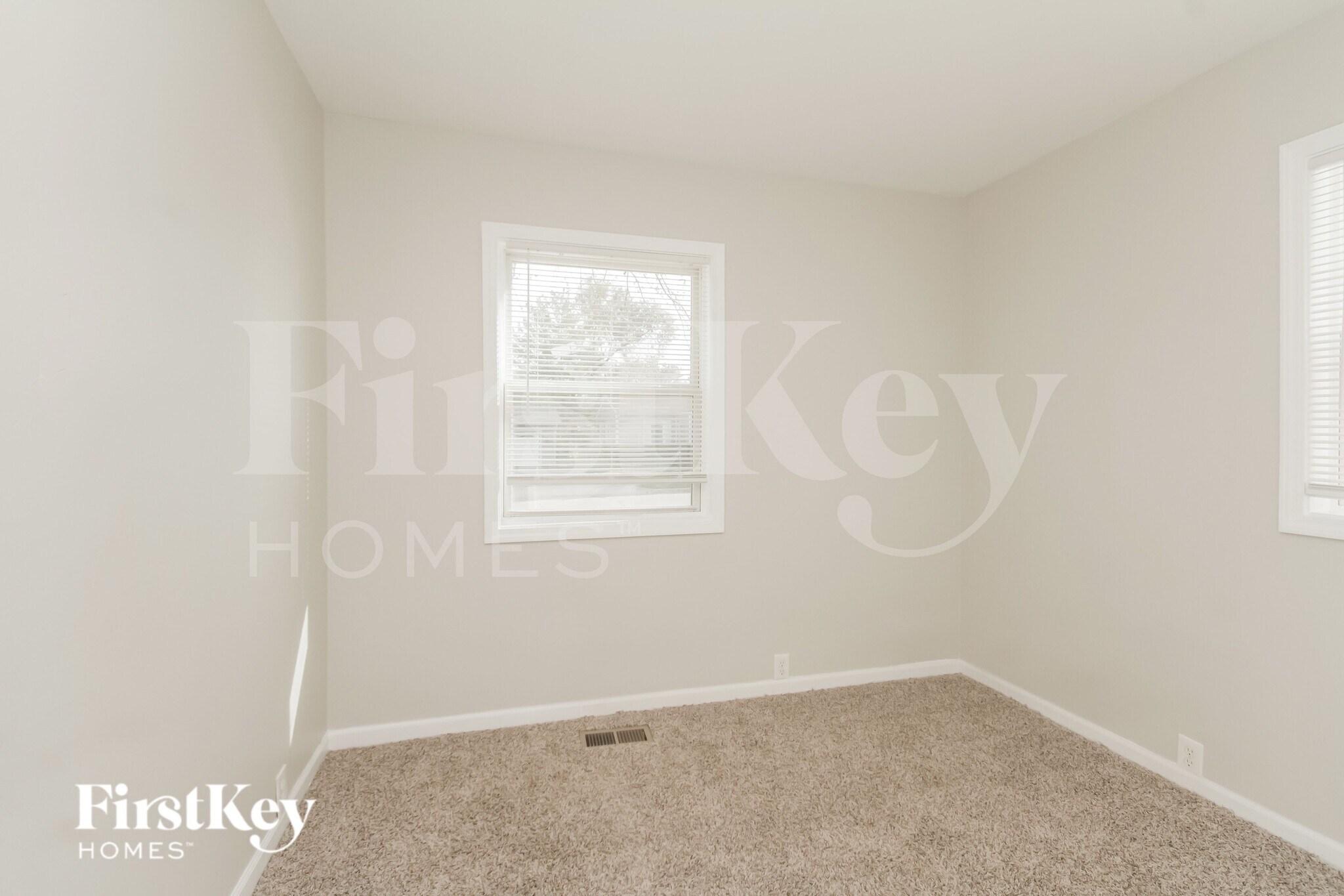 Building Photo - 408 Dalhart Ave