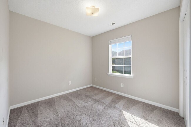Building Photo - Welcome to Overbrook!