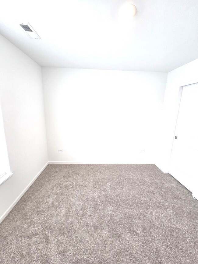 Building Photo - 14952 Dyer Ln