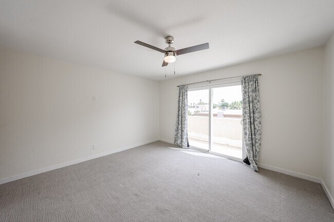 Building Photo - 238 W Maya Dr