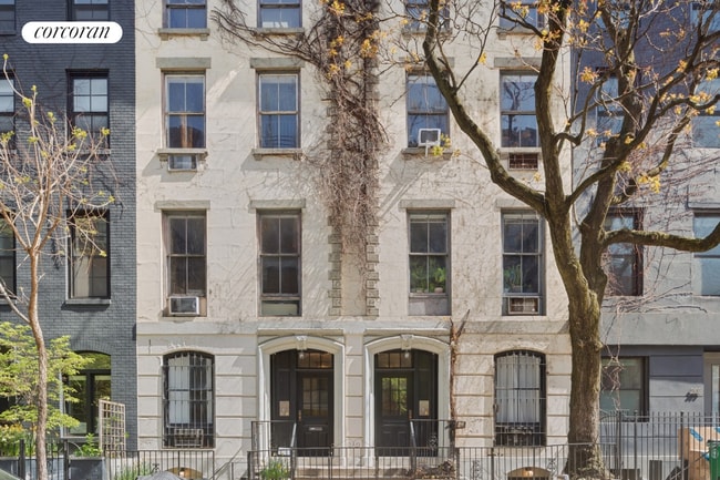Primary Photo - 207 W 22nd St