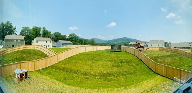 Building Photo - Spacious Newer Construction In Candler