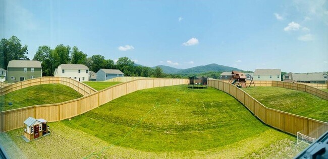 Building Photo - Special! $500 off the first two months' rent with a lease signed in June.