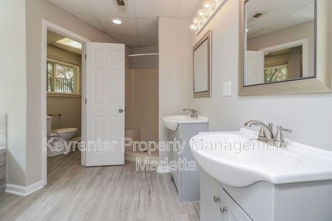 Building Photo - 153 Learner Ct