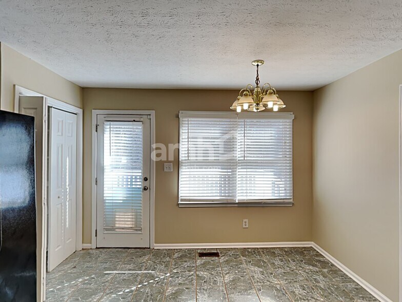 Building Photo - 76 Yellowstone Ln