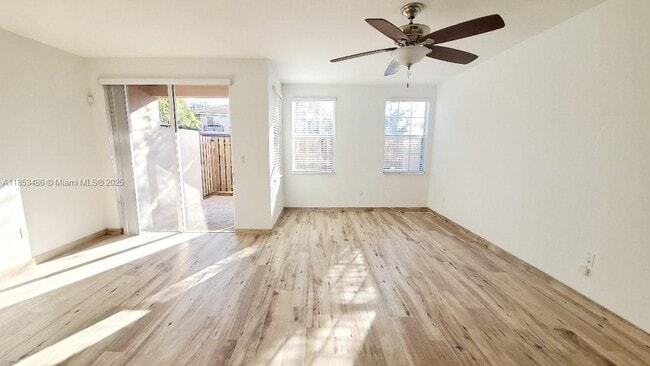 Building Photo - 265 Las Brisas Cir