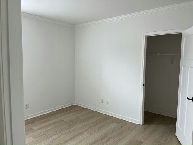 Building Photo - 112 Tahitian Dr