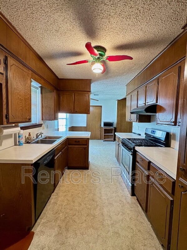 Building Photo - 625 Rosewood Ct