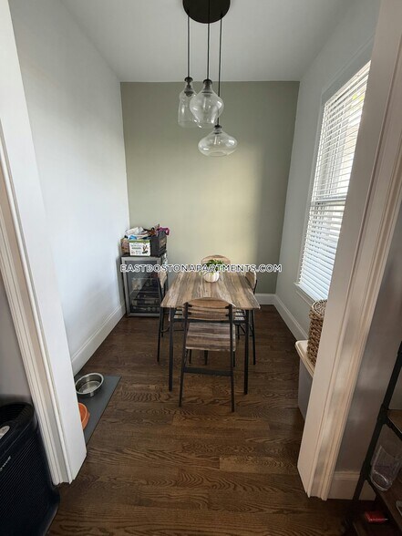 Building Photo - 249 Lexington St