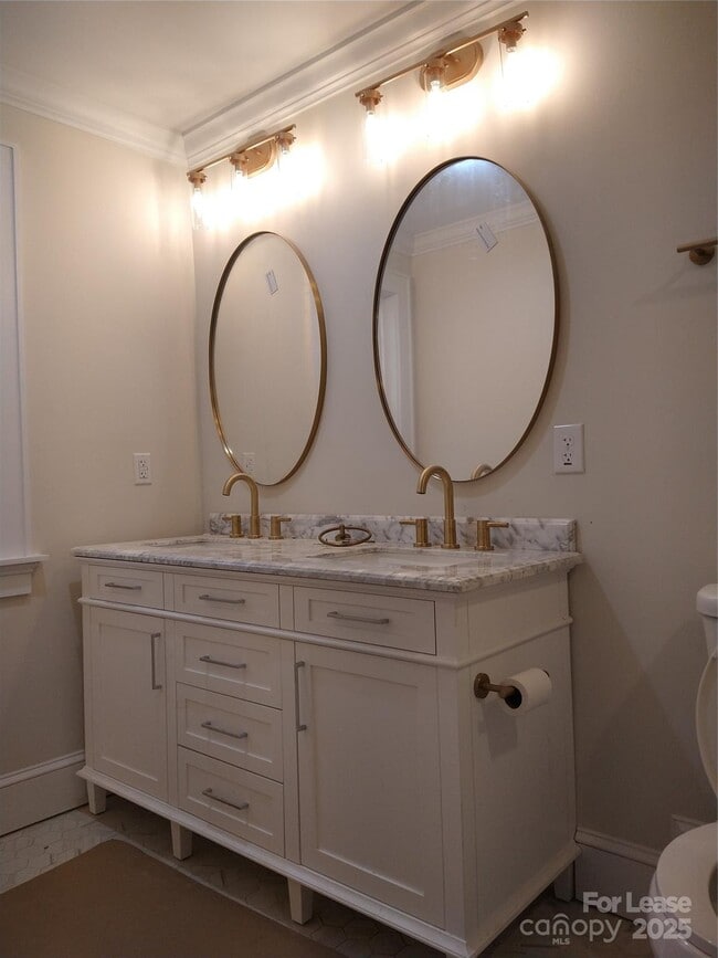 Building Photo - 1915 Hamorton Pl