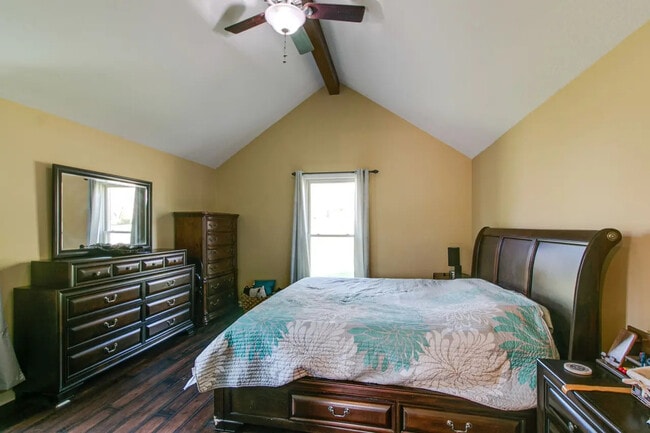 Building Photo - 1122 Rosebrook Dr