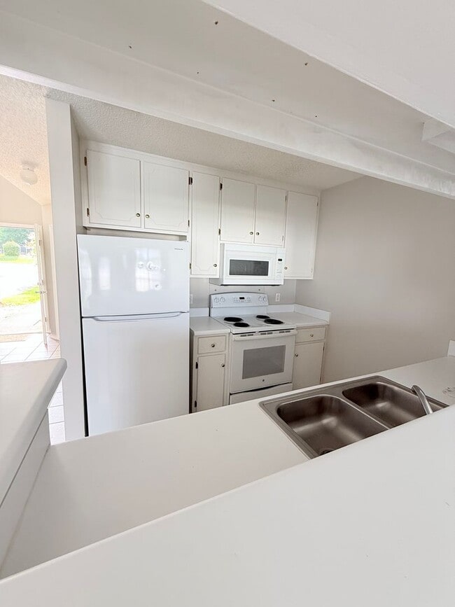 Building Photo - Dunwoody Subdivision