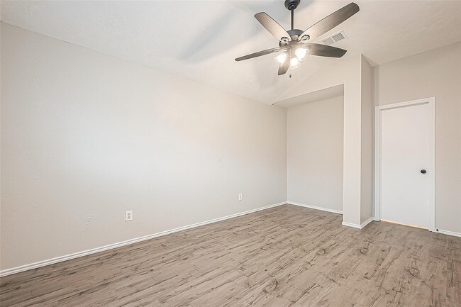 Building Photo - 9247 Autumnsong Dr