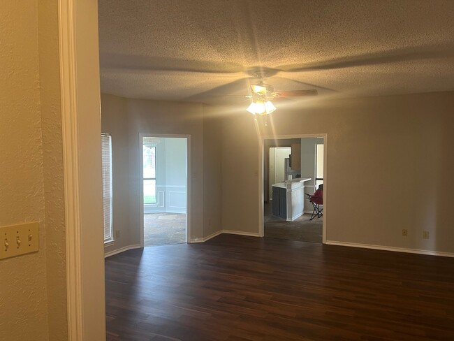 Living room from entry way - 2213 Oak Bluff Dr