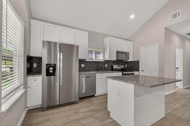 Building Photo - 352 Westchase St