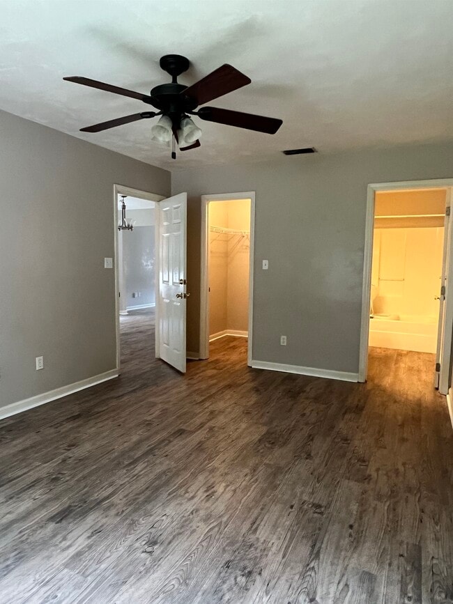 Building Photo - 4108 Mission Trace Blvd