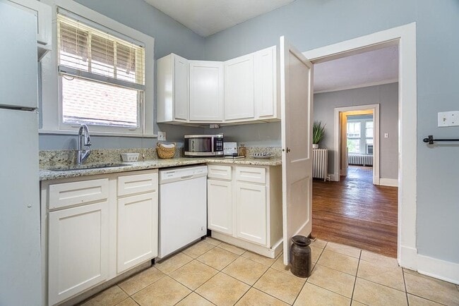 Building Photo - 343 N McLean Blvd