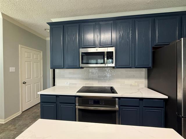 Building Photo - 9503 Saddle Dr