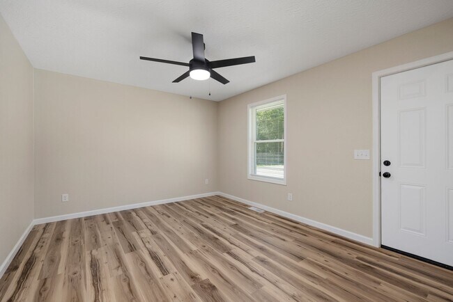 Building Photo - 1653 N Patterson Ave