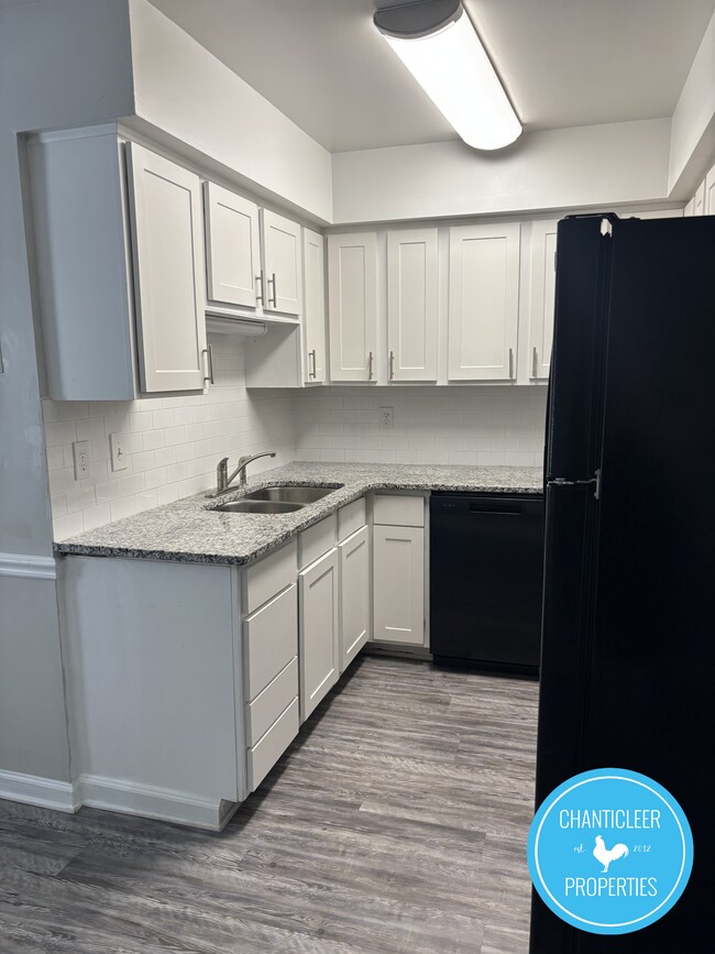 Building Photo - 501 Greenbriar Rd